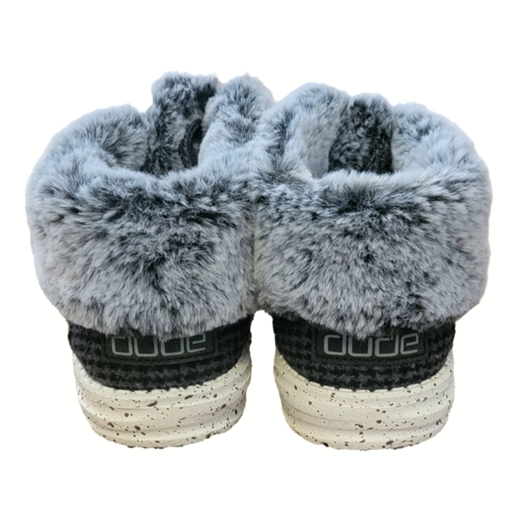 HEY DUDES - Picture 3 of 5